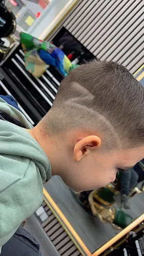 8 - Michas Hairdesign