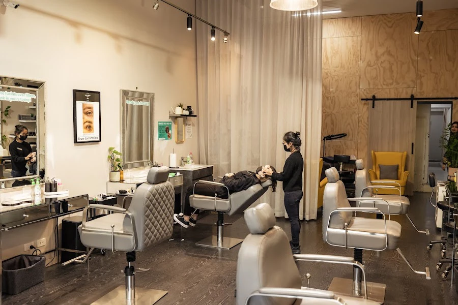 1 - Minh Chen Hair Nails & Beauty salon