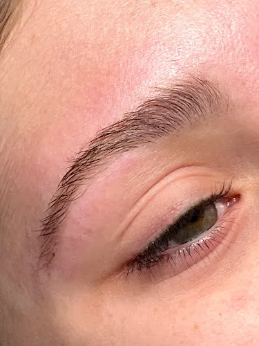 6 - Mirror Image Hair