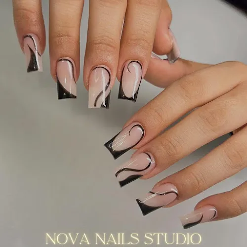 4 - Mirror Mirror Hair Beauty and Tanning