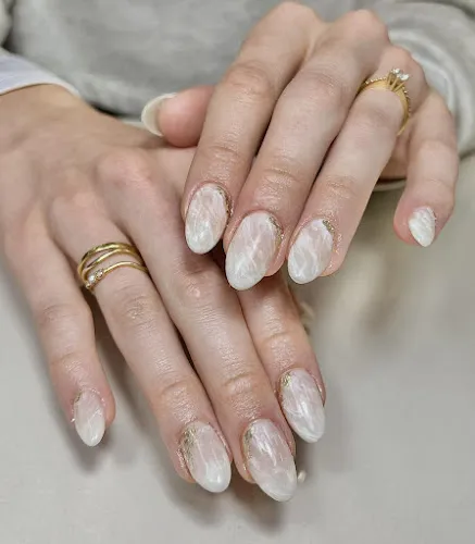 2 - Mirror Mirror Hair Beauty and Tanning