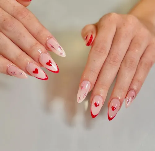 3 - Mirror Mirror Hair Beauty and Tanning