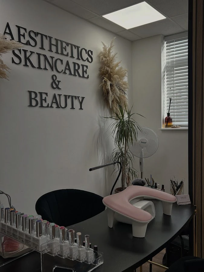 1 - Mirrors Hair & Beauty Salon