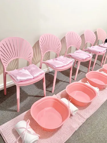 4 - Miss Glamourpuss