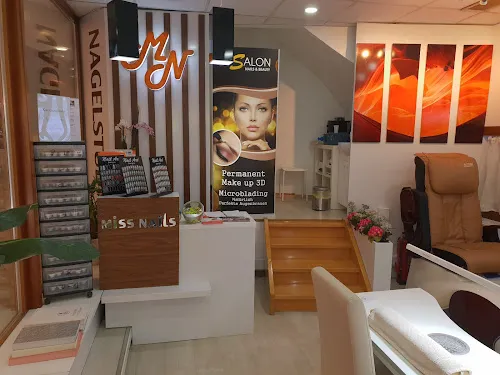 3 - Miss Nails Essen Maniküre Pediküre Pulver-Gel System UV-Gel Nagelverstärkung - Design