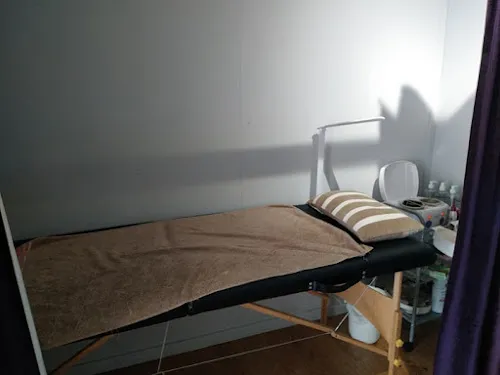 3 - M.Kelly Hair Studio, Wax,