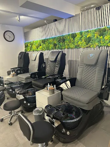 2 - MOCHI NAILS BEAUTY