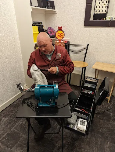 4 - Mode of Chester Hair, Nails & Beauty