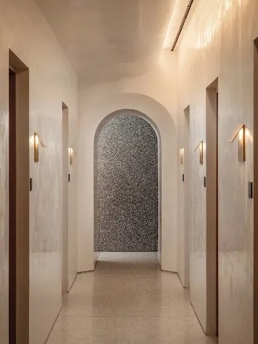 4 - Monicas Nails Galore