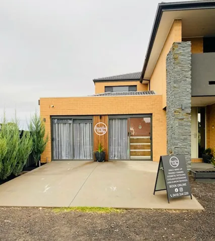 6 - Moon and Mars Creative