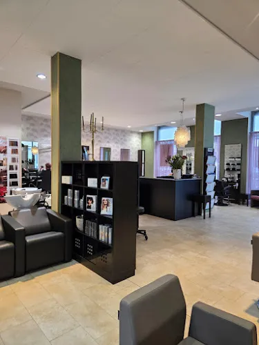 3 - Moses Hairstudio