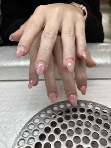 2 - MOUNT GAMBIER NAILS & SPA