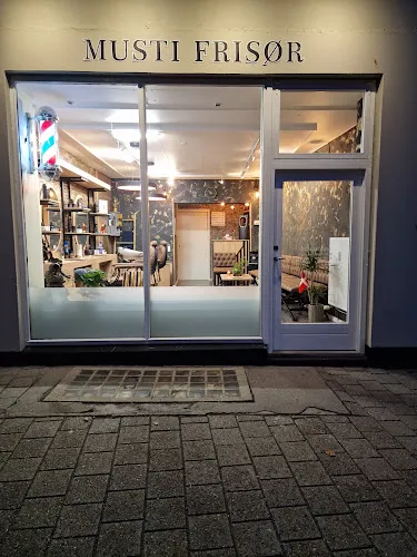 3 - Musti Frisør