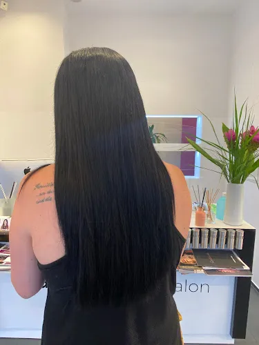 3 - Naanas Beauty Salon