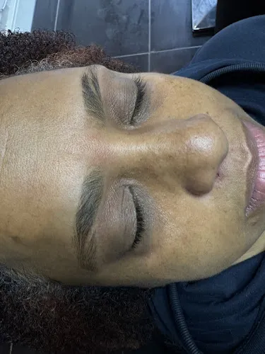 6 - Naaz Beauty Salon