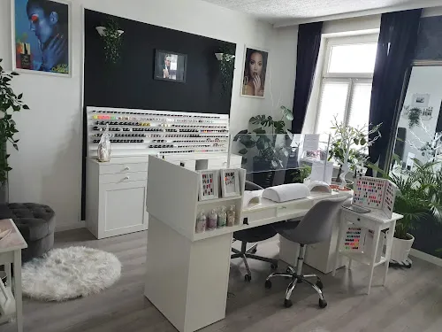 7 - Nagelpalast ️ Patrick Pirker