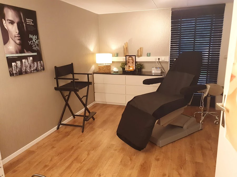 1 - Nagelsalon Liana - Emmen