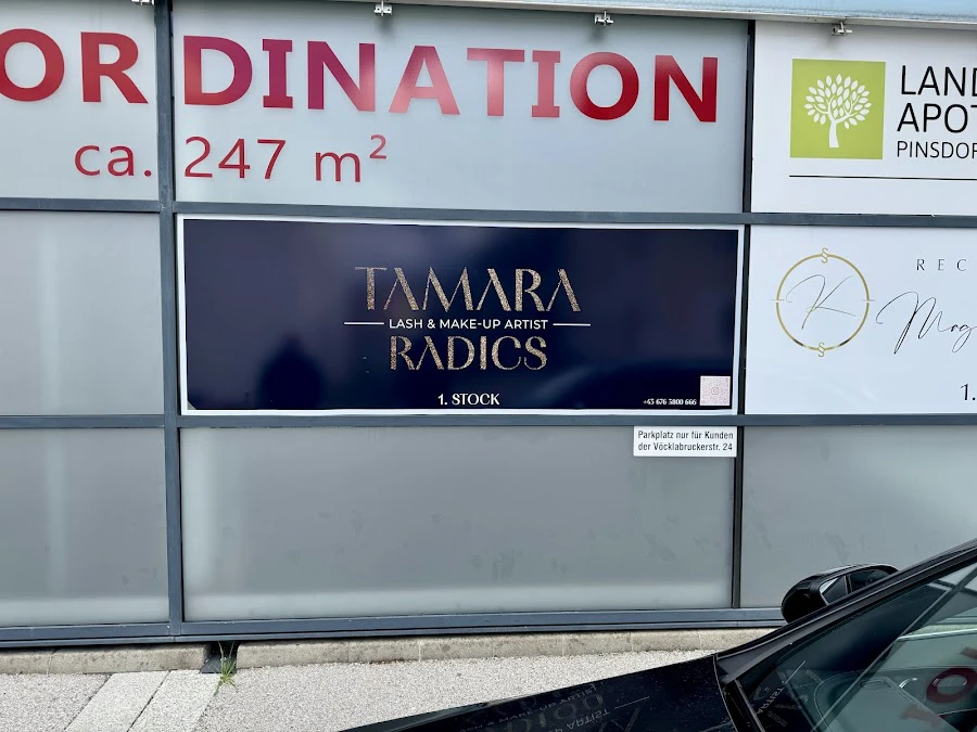 1 - Nagelstudio - Black & White Sky