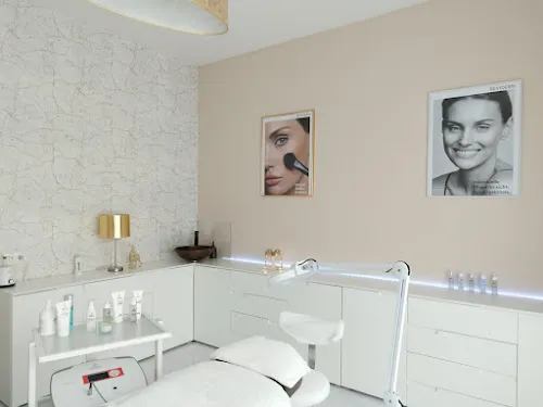 4 - Nagys Nagel-und Kosmetik Studio