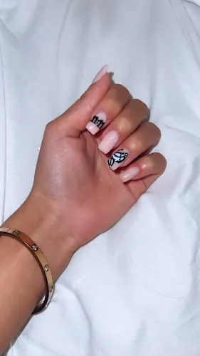 8 - Nail Concept