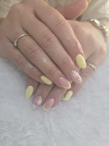 8 - Nail lash and brow boutique