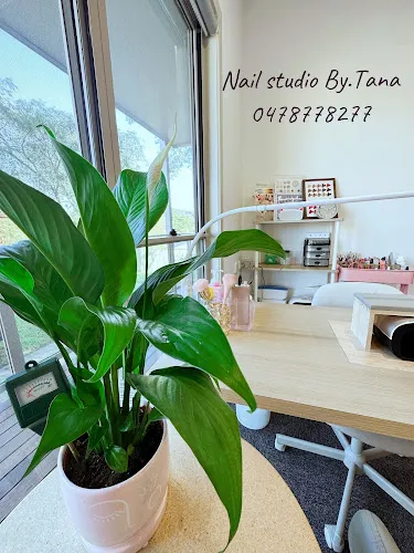 7 - Nail studio by.Tana