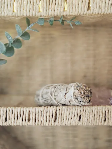 4 - Nails & beauty by the harbour