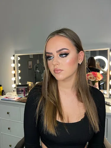 3 - Nails & Beauty Hadeer