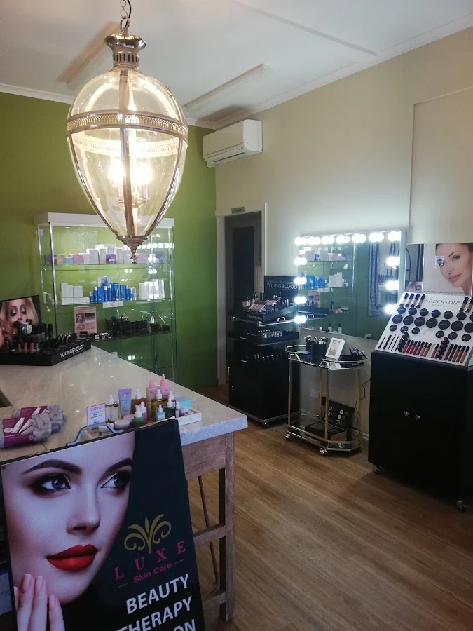 1 - NAILS BAR & BEAUTY