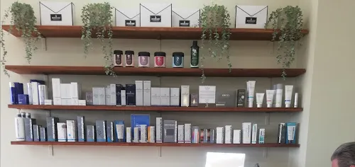 3 - NAILS BAR & BEAUTY