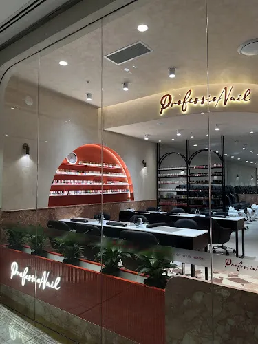 2 - Nails Boulevard Town Hall