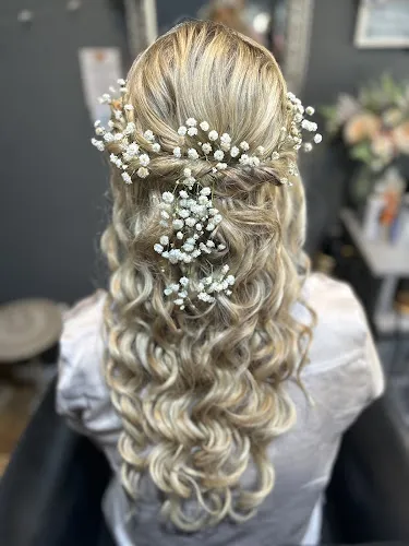 5 - Natural Beauty Hairdressing Salon