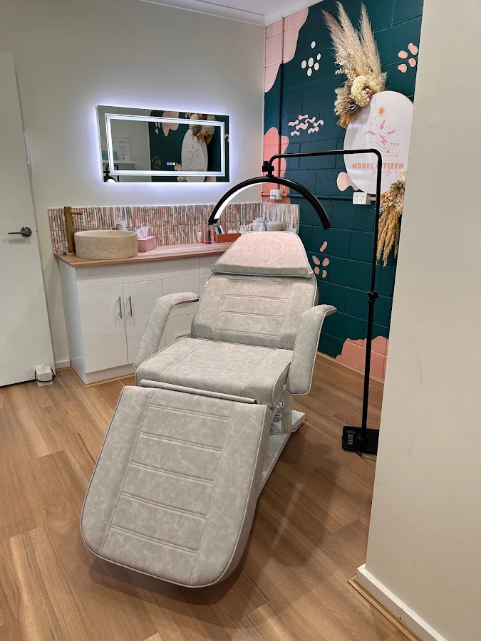 1 - Natural Nails and Beauty