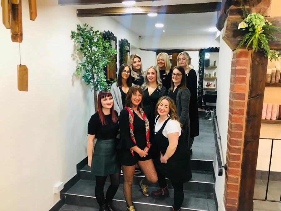 1 - Naz Ladies & Gents Hair Stylists