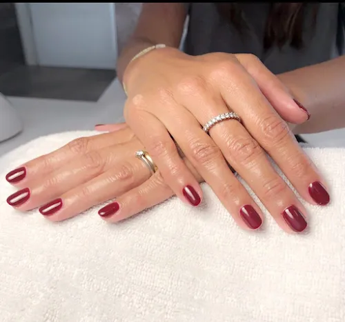 3 - NC Passion Nails di Nadia -unghie-regolazione sopracciglia-make up