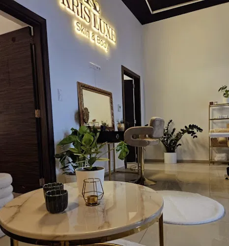 7 - Nehtové studio Queen Nails