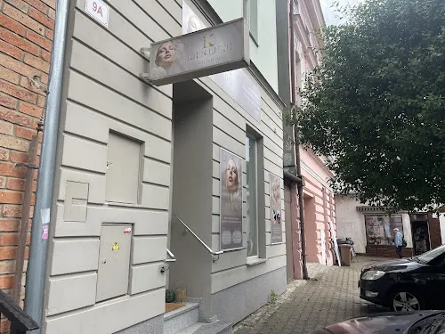 4 - Nehtové studio Queen Nails