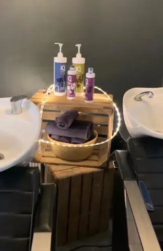 3 - New Roots Hairdressing