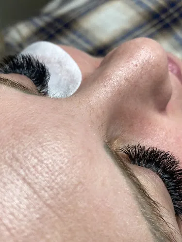 6 - New York Nail Salon