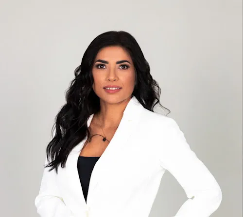 2 - Newstarnails-Permanent Make Up Leipzig