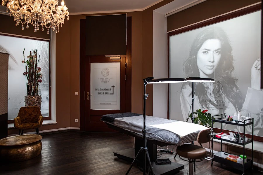 1 - Newstarnails-Permanent Make Up Leipzig