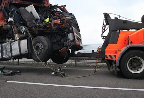 3 - Nico Hertel, Kfz-Meisterwerkstatt