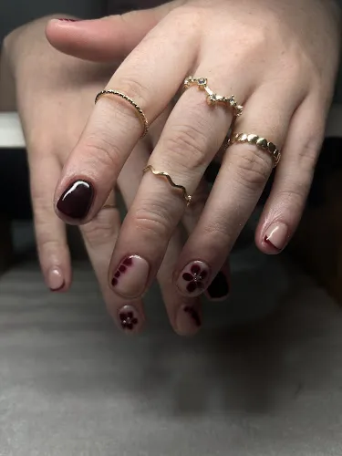 4 - Nicolenes Barber Shop