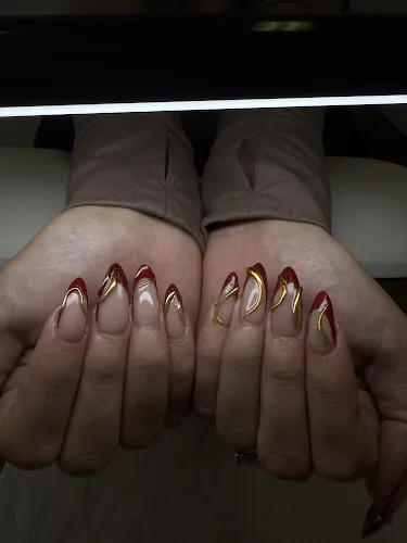 5 - Nicolenes Barber Shop