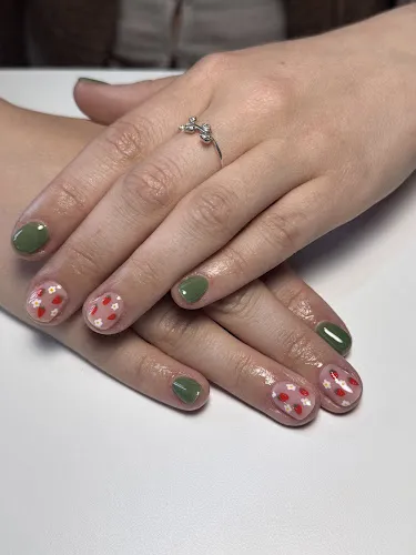 5 - Nikki Robins Hair Design