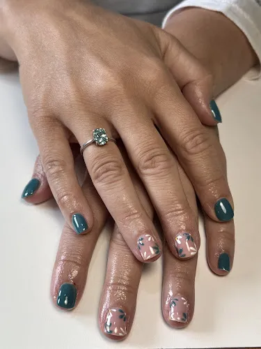 6 - Nikki Robins Hair Design