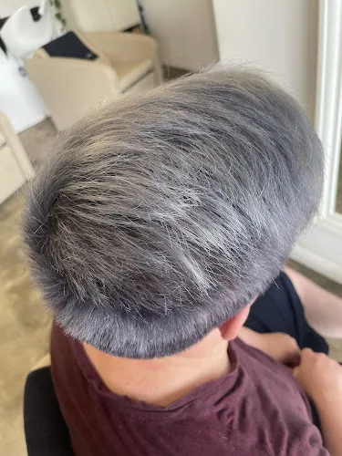 6 - Niks Cutting Edge