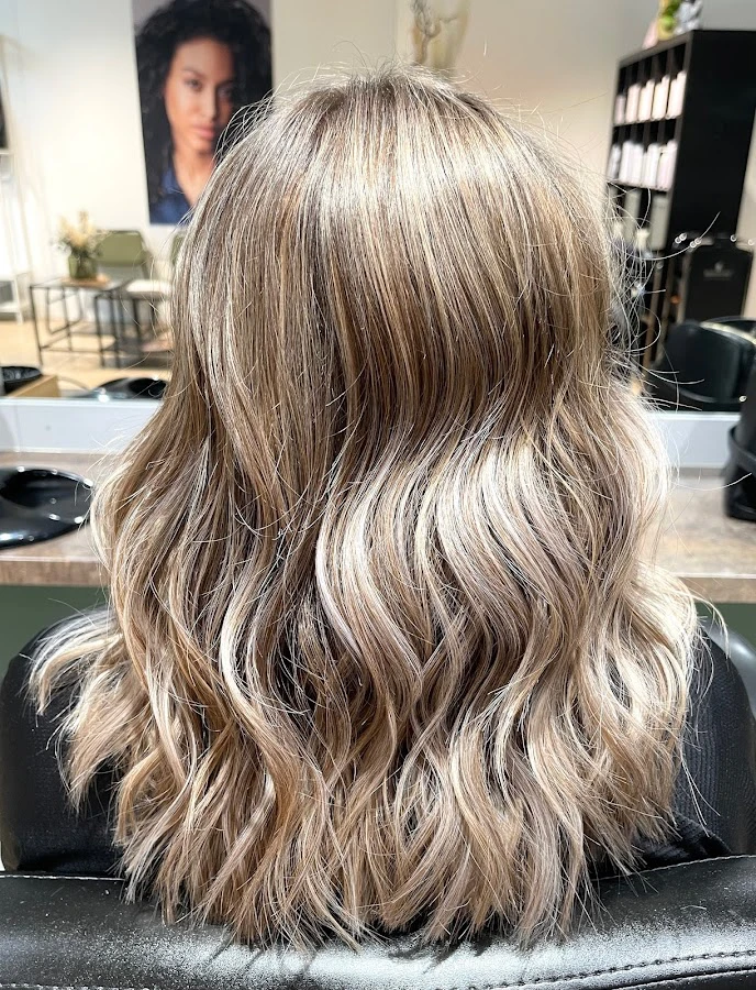 1 - NILAS ART OF HAIR