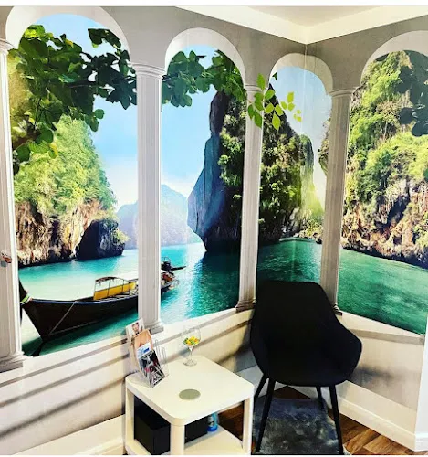 4 - Ninas Hair Studio