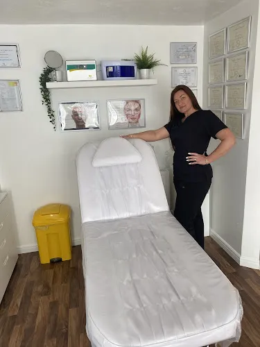 3 - Ninas Hair Studio